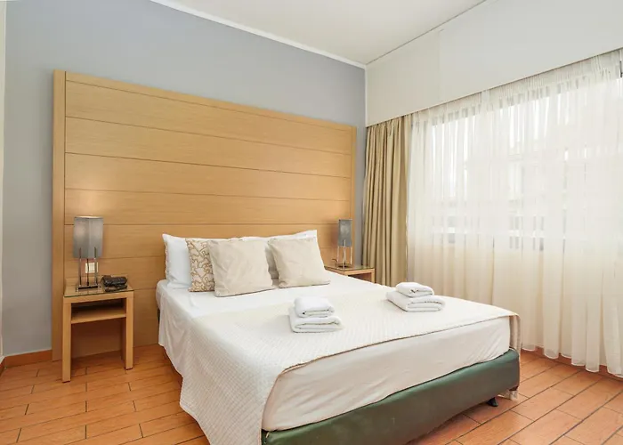 Parnon Hotel Atene